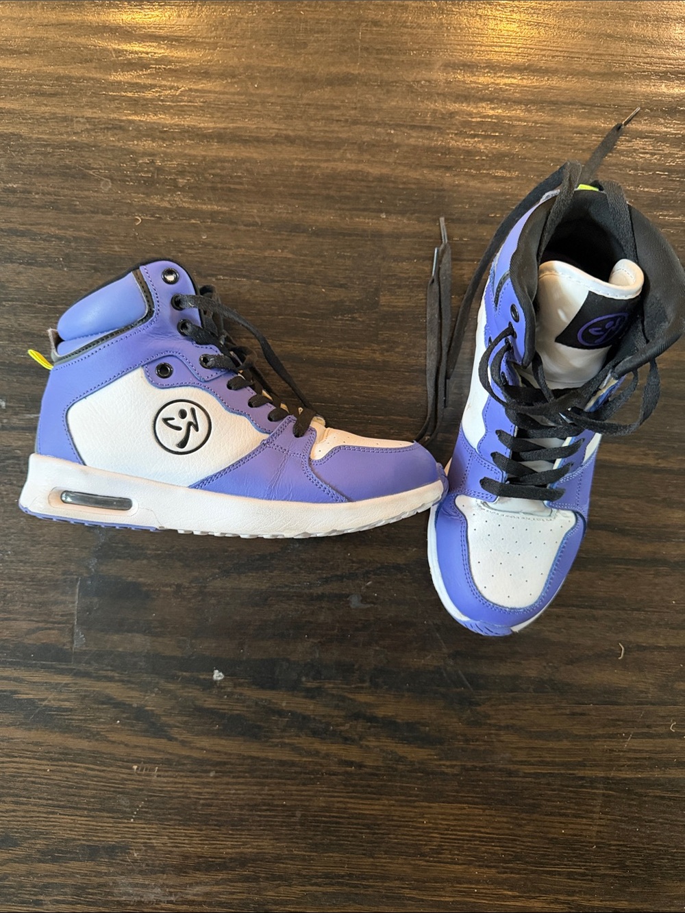 High-Top Sneakers in Purple and White - Brand: Zumba